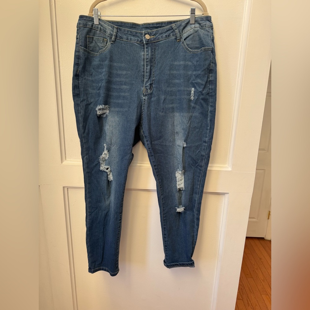 SHEIN Ripped Ankle Jeans in Blue
